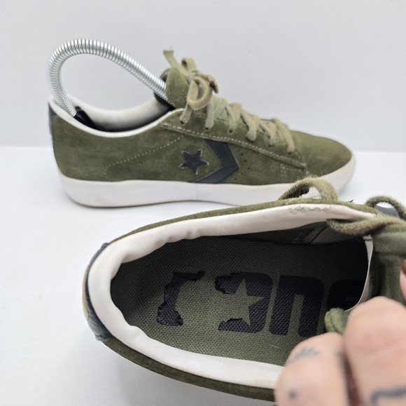Converse | One Star olive green suede sporty low-top sneakers | WMS 6 - Picture 6 of 12